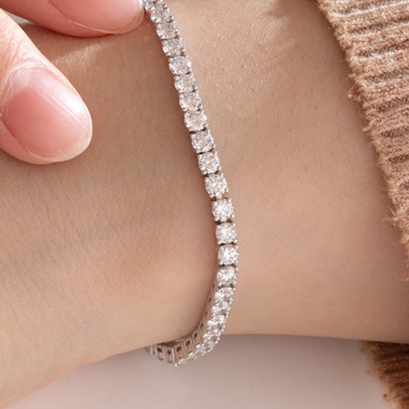 14k 8ct Tennis Bracelet - Picture 3 of 10